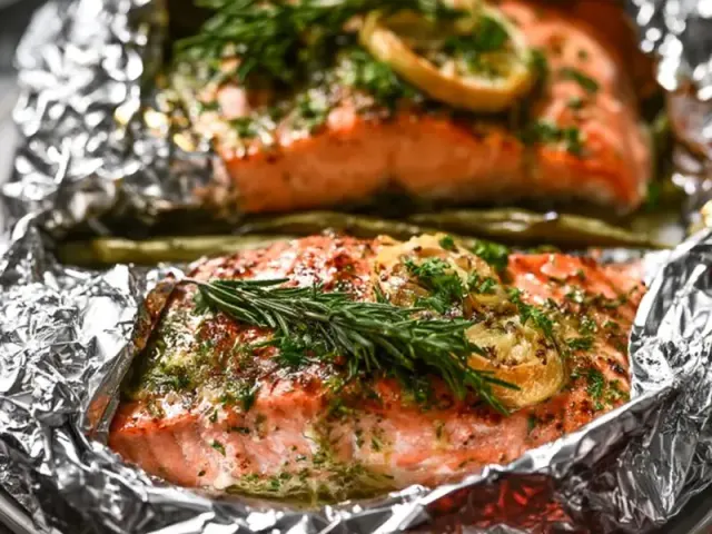 One-Pan Grilled Salmon Foil Packets for Perfectly Moist Fish